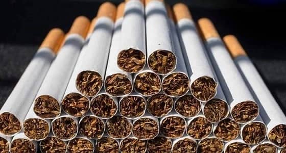 دولة عربية تفرض السجائر على مواطنيها ضمن الحصة التموينية