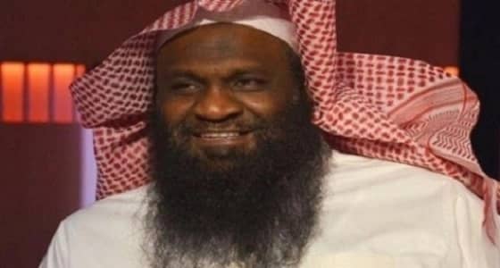 بعد إثارته الجدل.. الكلباني يسارع بحذف تغريدته عن مجزرة نيوزيلندا