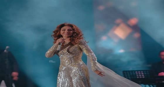 بالفيديو..إصابة أحد الجماهير توقف حفل ميريام فارس بموسم الرياض