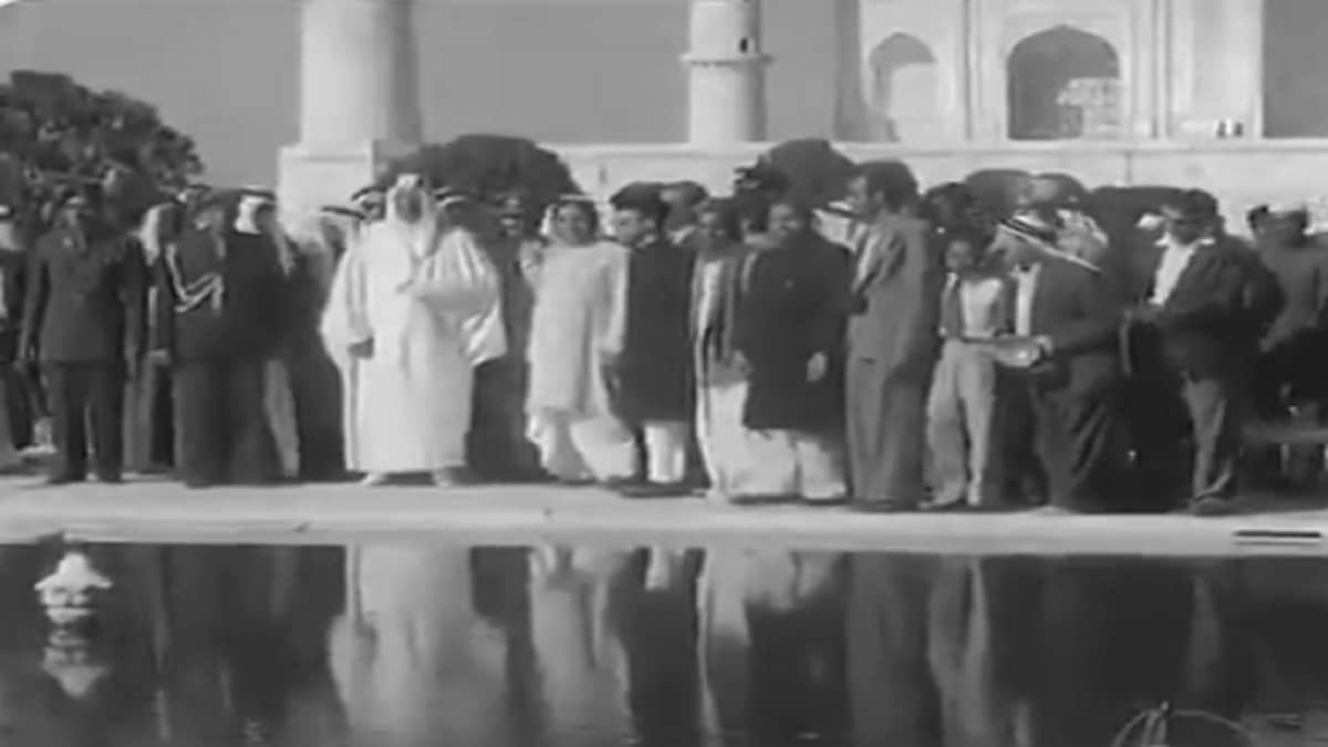 شاهد.. زيارة الملك سعود إلى الهند قبل 65 عاما