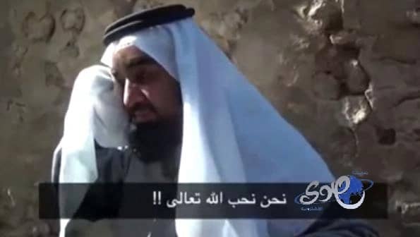 بالفيديو..داعية خليجي يقتحم وكراً للدعاره وعشرات النساء تتوب على يديه