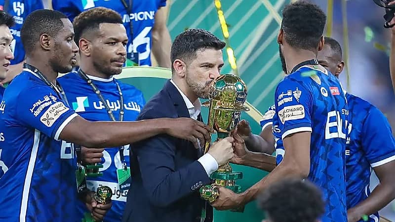 المباريات التي سيقودها إيميليانو دياز مع الهلال بعد مغادرة والده