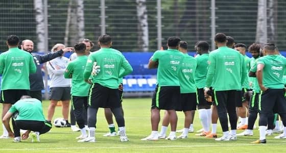 موعد مع التاريخ.. الأخضر يحاول الخروج من ضربة البداية بأفضل أداء