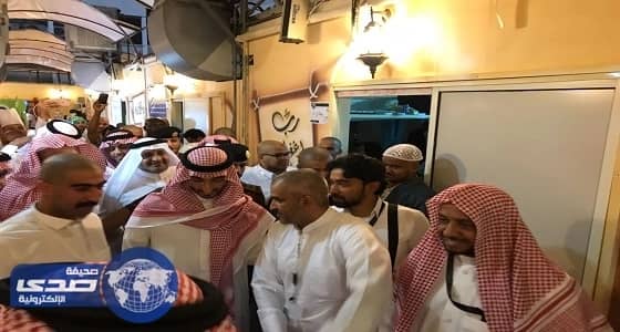 بالفيديو والصور.. نائب أمير مكة في زيارات مفاجئة لمخيمات الحجاج بمنى