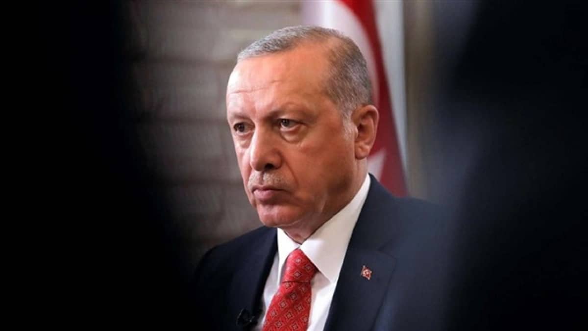 قانون يحرم المعارضين الأتراك من الوظائف العامة