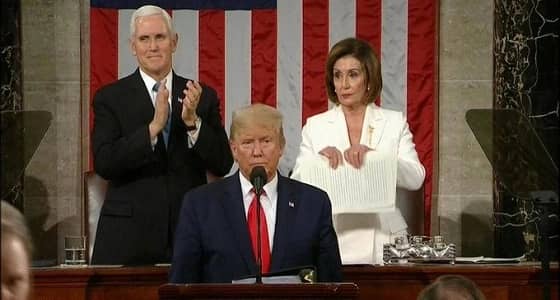 بالفيديو..«بيلوسي» تمزّق خطاب ترامب فور انتهاء كلمته