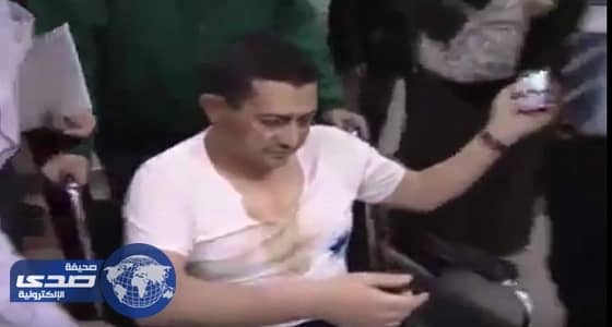 بالفيديو.. أردنيون يضربون مدير قناة الجزيرة القطرية بالشارع