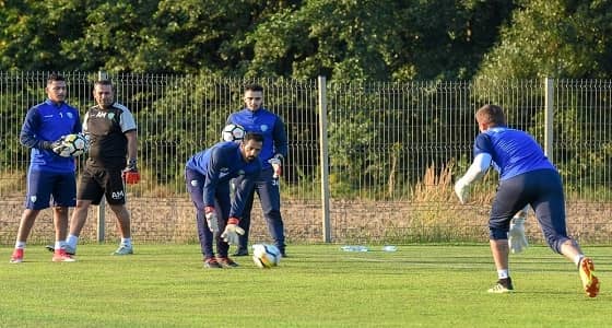 بالصور.. الفتح يبدأ أولى تدريباته في المعسكر الإعدادي بسلوفينيا