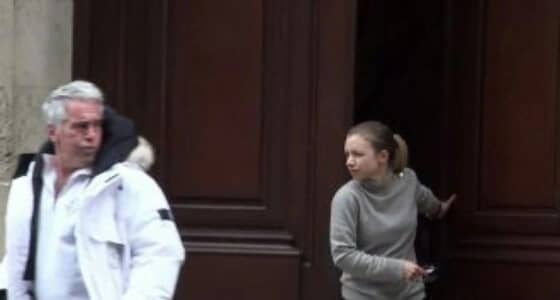 " فيديو " جديد يورط الأمير أندرو بفضيحة دعارة القاصرات