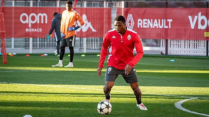 فالي كوناتي على رادار نيوم