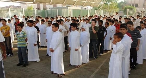 التعليم: إحالة ولي أمر الطالب الابتدائي المتغيب بنسبة 30 % لمركز بلاغات العنف