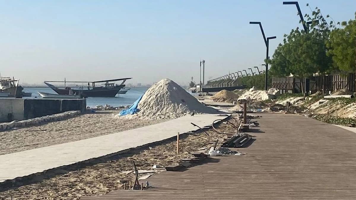 كورنيش القوارب بالدمام يشهد تقدمًا سريعًا قبل الانتهاء المتوقع في 2026.. صور