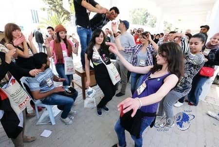 ناشطات تركن السياسة و قلبوها "على وحدة ونص" في تونس  !