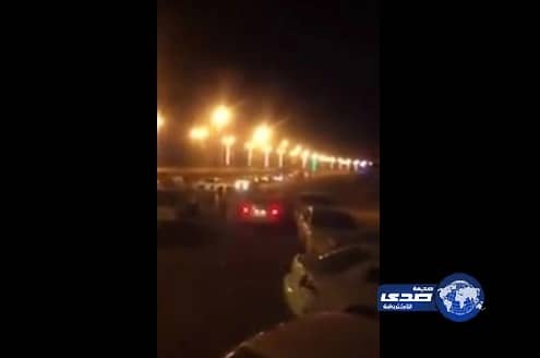 بالفيديو .. شباب يفحطون في أحد مخططات "حلي القنفذة"