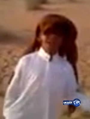 رجلا أعمال يحقّقان لطفل أمنيته بإهدائه قعودين من الإبل المزايين (فيديو)