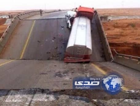 بالفيديو .. "انهيار كوبري الثمامه بسبب السيول والامطار