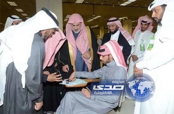 مدير جامعة الإمام يدشن نظام البصمة لطلاب وطالبات التعلم الإلكتروني والتعليم عن بعد (صور) 