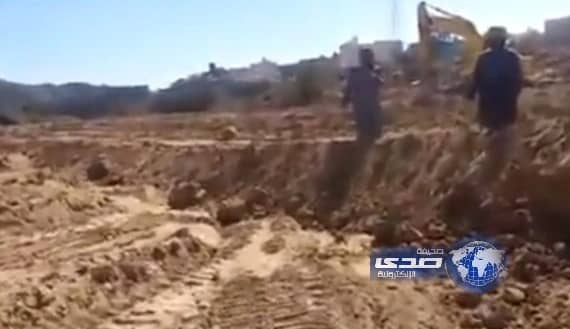 بالفيديو : مواطن يتهم أحد منسوبي أمانة عسير بالتملك الغير مشروع 