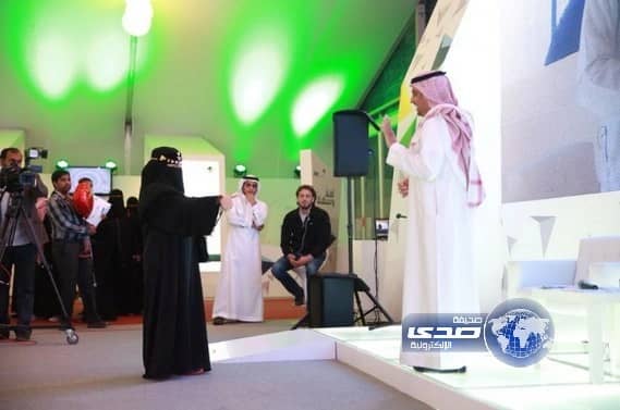 "العمل" وهدف" يقدمان دورات مجانية في لغة الإشارة  لزوار "الجنادرية"