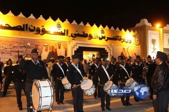موسيقى الحرس الوطني تجذب ألحانهم الوطنية زوّار الجنادرية