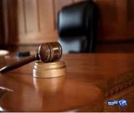 التحقيق مع كاتب عدل بتهمة تزوير وكالة شرعية لزوجته