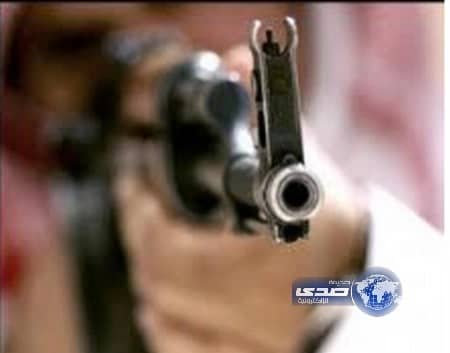 مواطن يطلق النار على طليقته فيصيبها ويقتل شقيقها