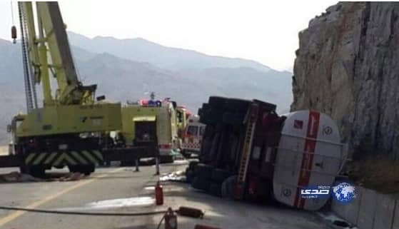 انقلاب ناقلة ديزل ووفاة قائدها محتجزا على طريق مكة – الطائف