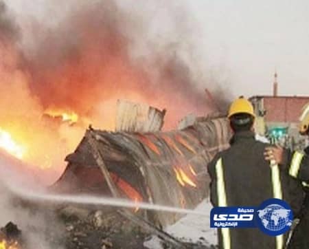 الدفاع المدني يباشر حريقاً في ورشة للسيارات بصناعية الدائري مخرج 18