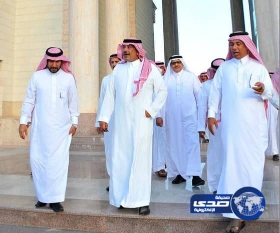 أمير الباحة يتفقد عدداً من المشروعات التجارية والتنموية بمحافظة بلجرشي  