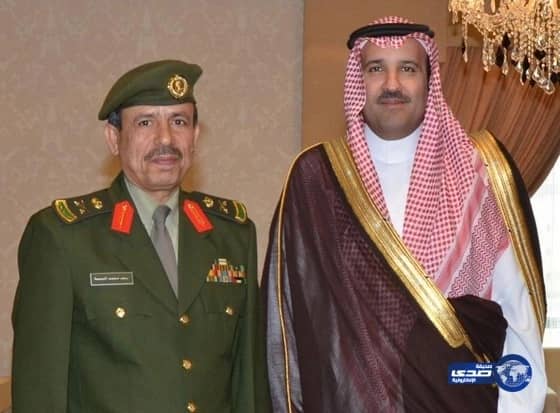 أمير المدينة المنورة يقلد مدير جوازات المنطقة رتبته الجديدة 