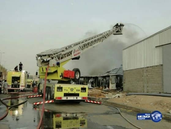 بالصور ...مدني مكة يسيطر على حريق مجمع الدوائر الحكومية‎