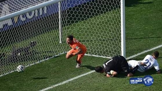 بالفيديو والصور:هولندا تحافظ على الصدارة بالفوز على تشيلي