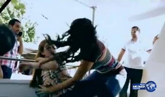 بالفيديو:ريهام سعيد تتلقى علقة ساخنة من سما المصري