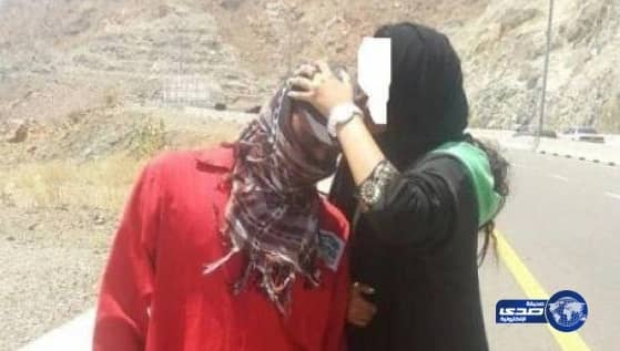 صورة فتاة تقبل عامل النظافة تثير جدلاً في الشارع السعودي