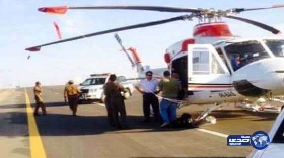 طائرة إماراتية تهبط اضطرارياً  على طريق القصيم - المدينة المنورة 