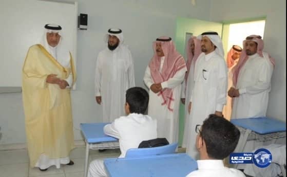 وزير التربية والتعليم يزور عدداً من مدارس الرياض