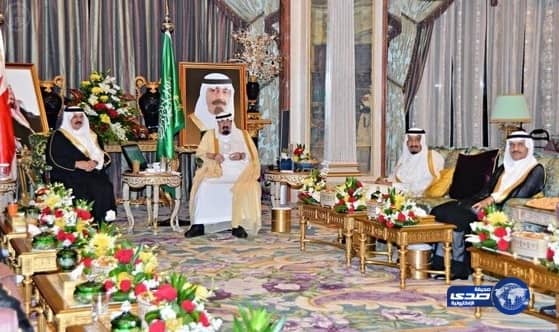    خادم الحرمين  يفتتح بحضور ملك البحرين مشروع الملك عبدالله لأمن الحدود 	