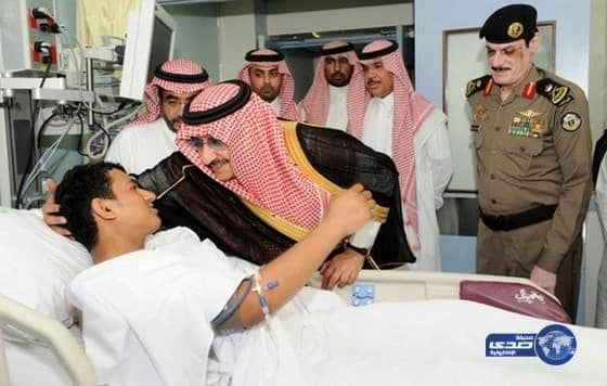  سمو وزير الداخلية يطمئن على صحة الجندي محمد الجهني