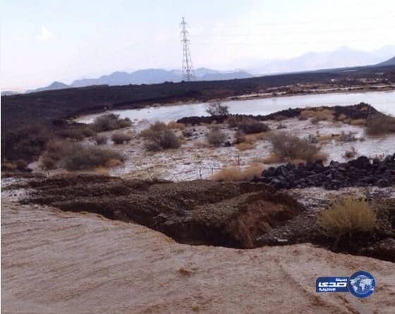 بالصور:هطول أمطار غزيرة على قرية السهلة بأملج