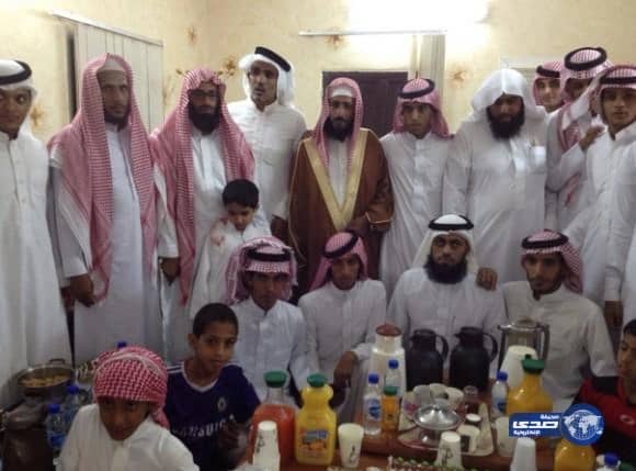 "شباب البديع" يعايدون أعضاء هيئة الامر بالمعروف بمحافظة العيص‎