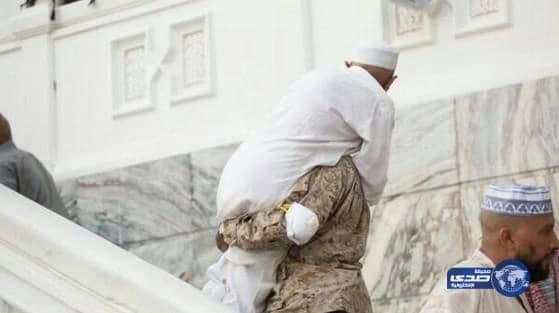 بالصور:منسوبي اللواء المظلي يصرون على خدمة الحجيج قبل العودة لـ"تبوك"