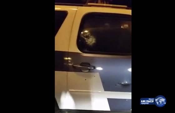 بالفيديو:تعرض سيارة لقوى الأمن لإطلاق نار بالقطيف 