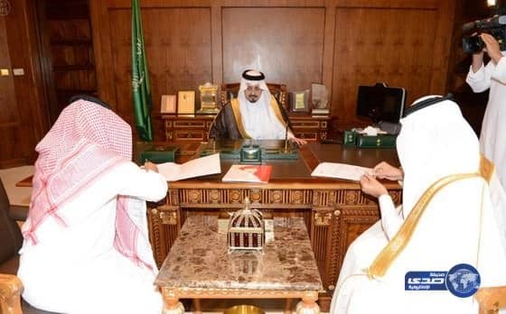 أمير منطقة عسير يشهد توقيع اتفاقية ملتقى التراث العمراني الرابع