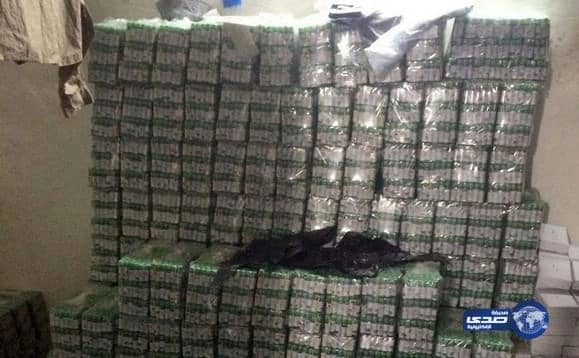 أمانة المدينة المنورة تضبط وافداً يسحق الفحم ويبيعه على أنه كُحل	