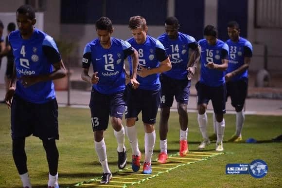 الزعيم يستعد لسدني بمناورة على كامل الملعب وسط حضور إداري وشرفي