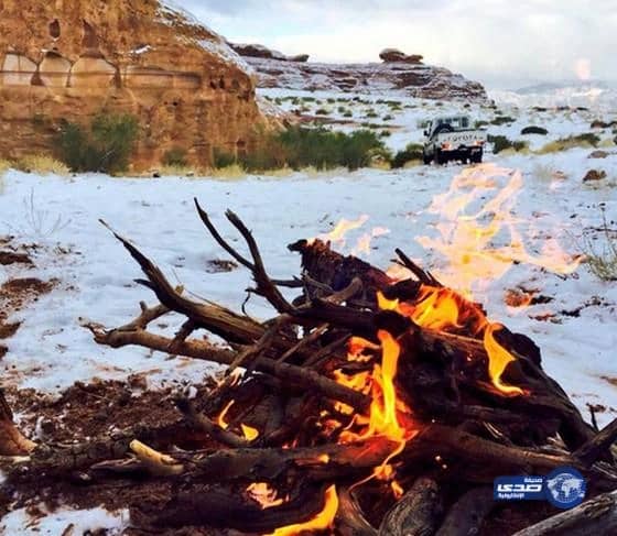 هطول أمطار وتساقط ثلوج على منطقة تبوك