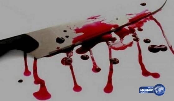 شاب يقتل والده ويقتلع عينيه ثم يجلس ليتناول الطعام