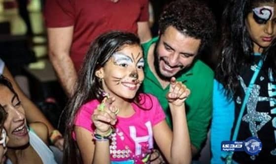 حقيقة تعاطي احمد الفيشاوي المخدرات امام ابنته