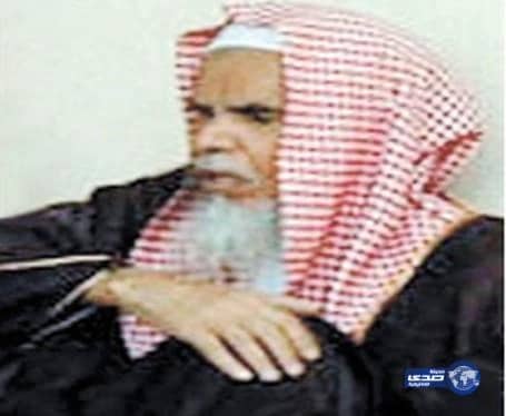 الشيخ البراك: ينبغي أن يُرتَب للخاطب أن يرى المخطوبة وهي لا تدري