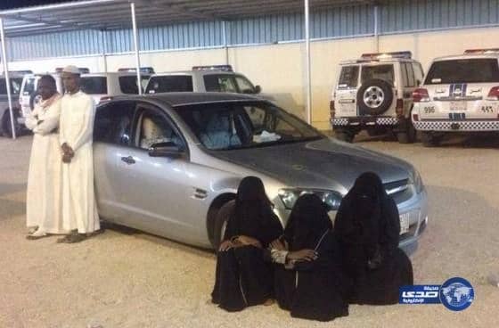 أمن طرق صمخ يضبط " مهرب " برفقته 5 مجهولين